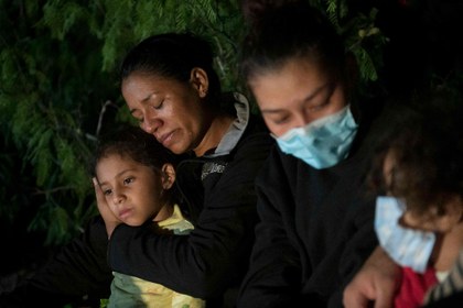 AP migrantes guatemala en Río Bravo.jpg